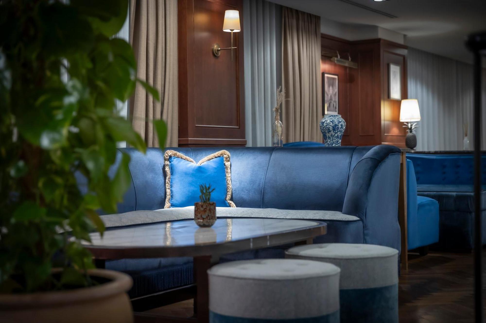 Clayton Hotel 4*